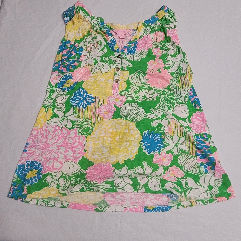 Lilly Pulitzer Essie Hibiscus Stroll Smocked Neck 1/3 Button Top Womens Medium